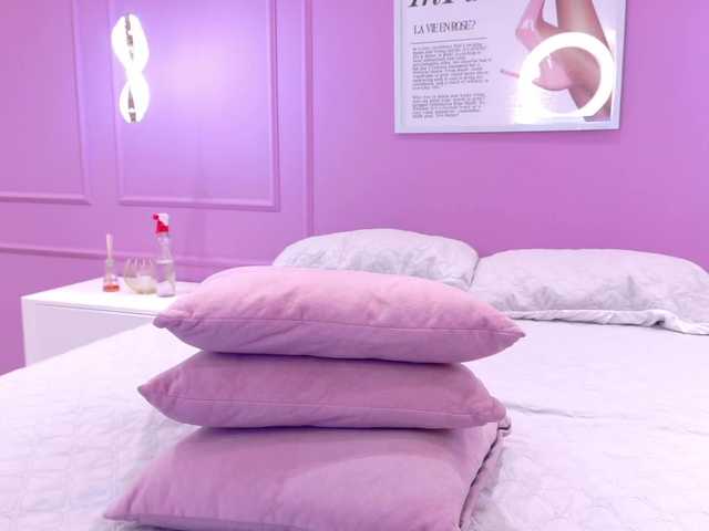 AmyJoness1 live cam on BongaCams