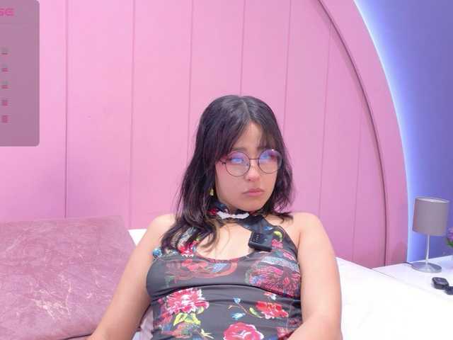 AmyJoness1 live cam on BongaCams