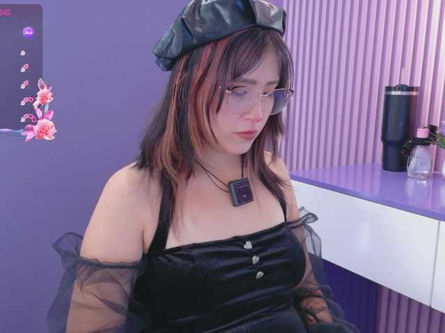 AmyJoness1 live cam on BongaCams