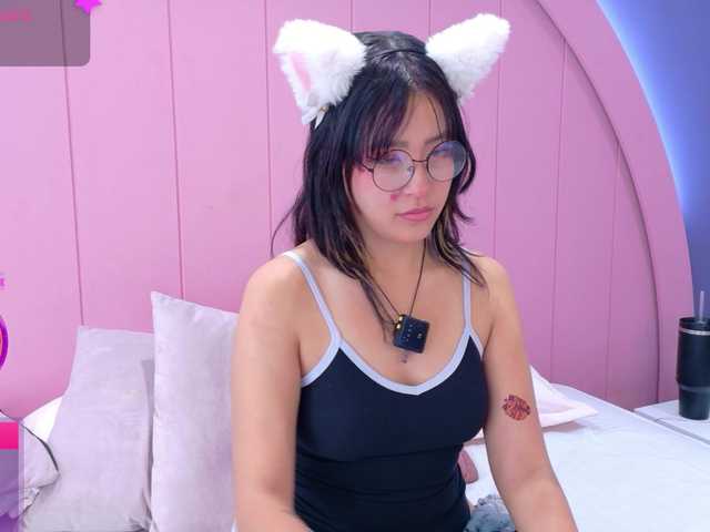 AmyJoness1 live cam on BongaCams