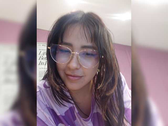 AmyJoness1 live cam on BongaCams
