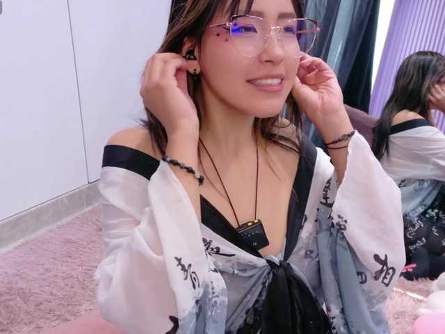 AmyJoness1 live cam on BongaCams