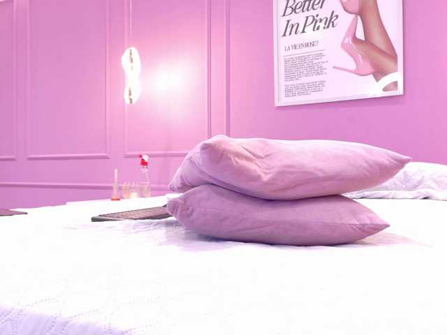 AmyJoness1 live cam on BongaCams