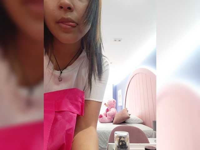 AmyJoness1 live cam on BongaCams