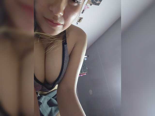 AmyJoness1 live cam on BongaCams
