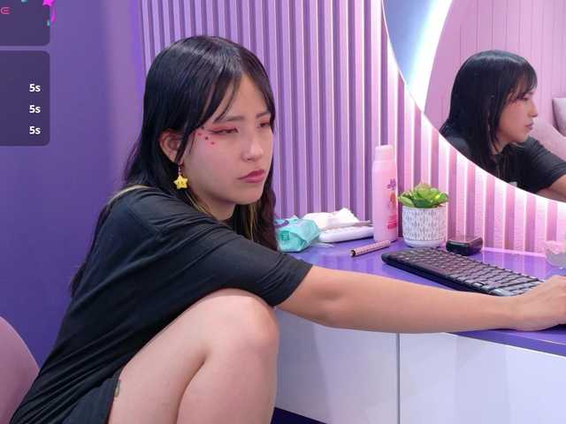 AmyJoness1 live cam on BongaCams