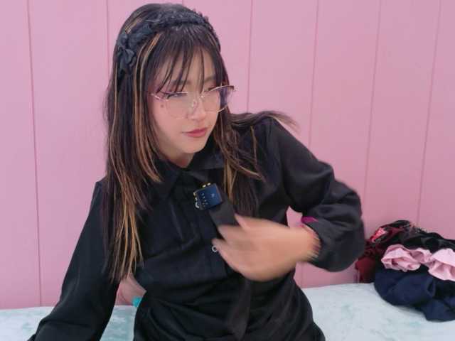AmyJoness1 live cam on BongaCams
