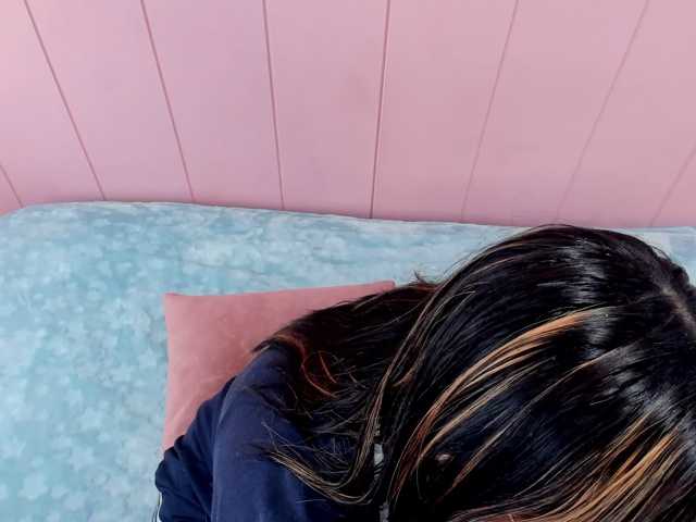 AmyJoness1 live cam on BongaCams