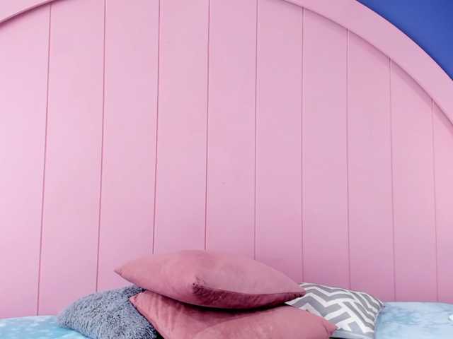 AmyJoness1 live cam on BongaCams