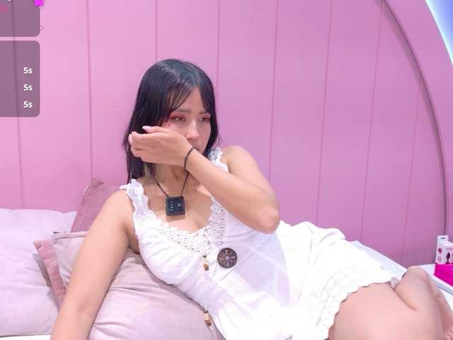 AmyJoness1 live cam on BongaCams