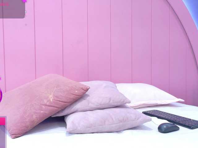 AmyJoness1 live cam on BongaCams