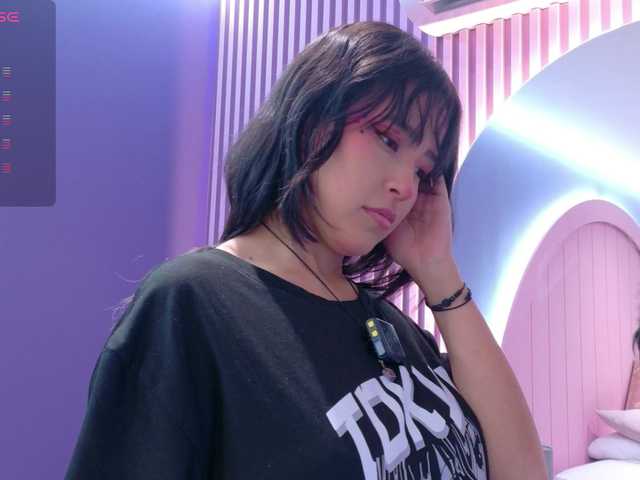 AmyJoness1 live cam on BongaCams