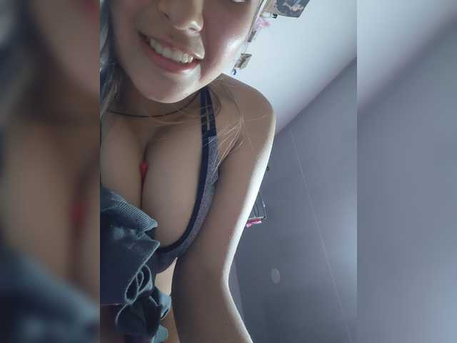 AmyJoness1 live cam