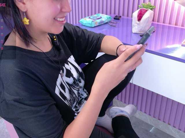 AmyJoness1 live cam on BongaCams