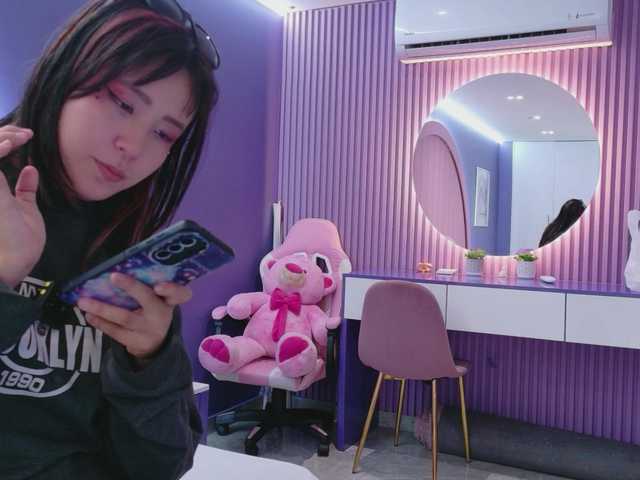 AmyJoness1 live cam on BongaCams