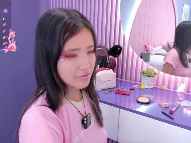 AmyJoness1 live cam on BongaCams