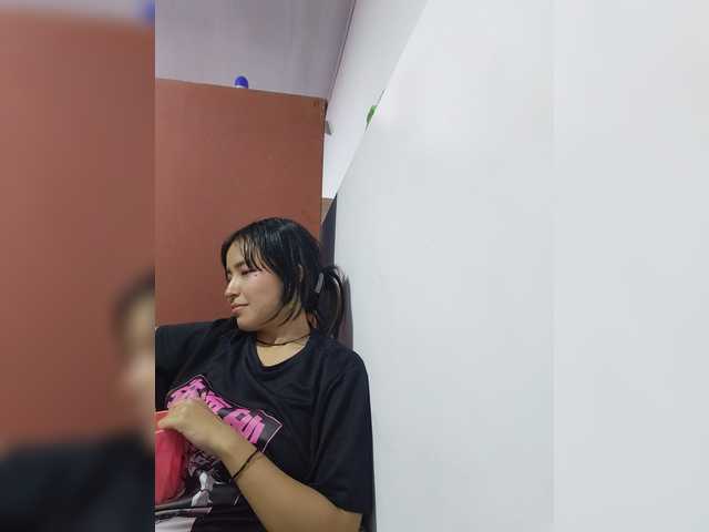 AmyJoness1 live cam on BongaCams