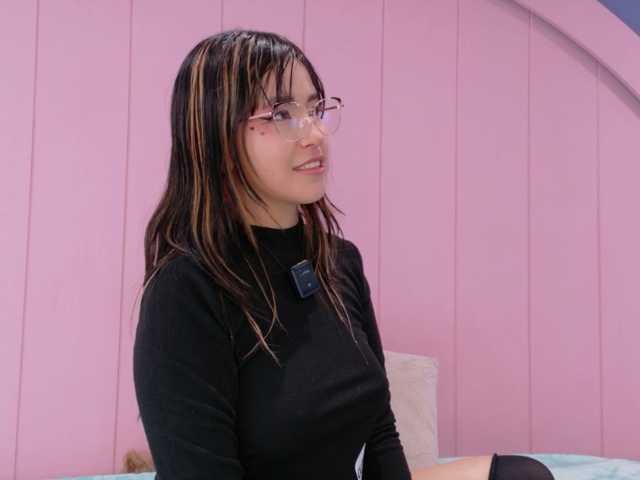 AmyJoness1 live cam on BongaCams