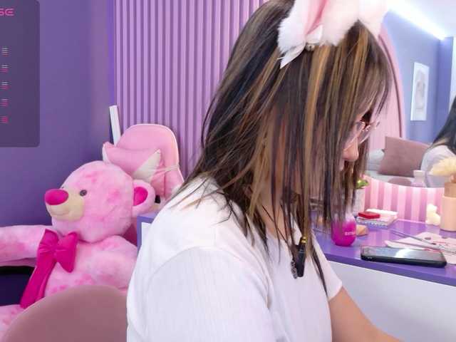 AmyJoness1 live cam on BongaCams