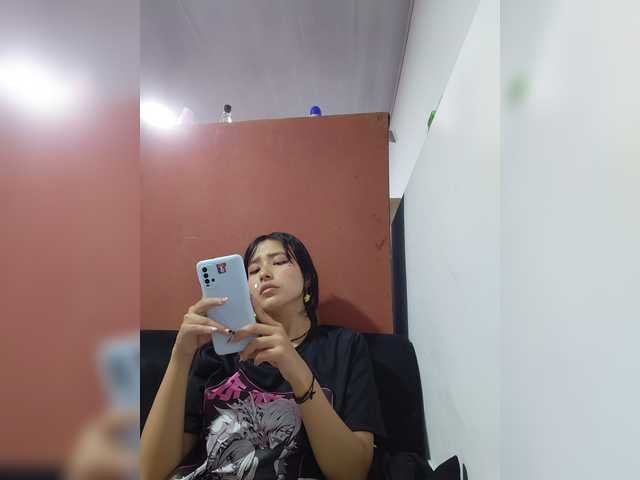 AmyJoness1 live cam on BongaCams