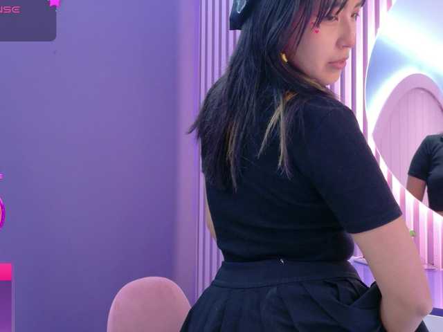 AmyJoness1 live cam on BongaCams