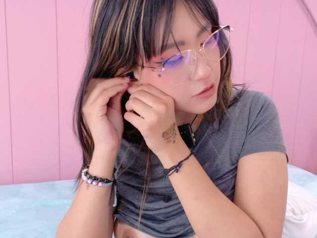 AmyJoness1 live cam on BongaCams