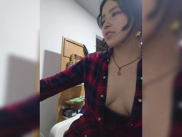 AmyJoness1 live webcam show