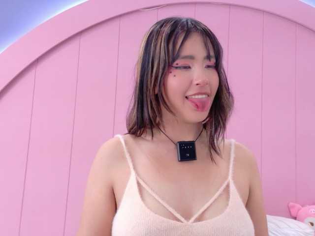 AmyJoness1 live cam on BongaCams