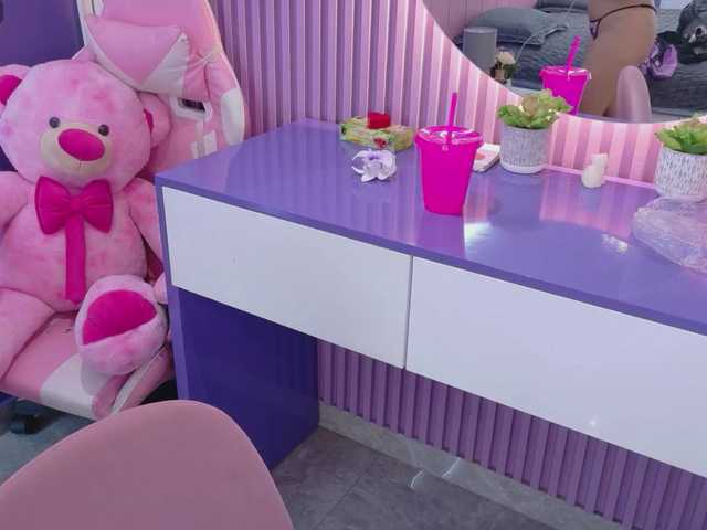 AmyJoness1 live cam on BongaCams