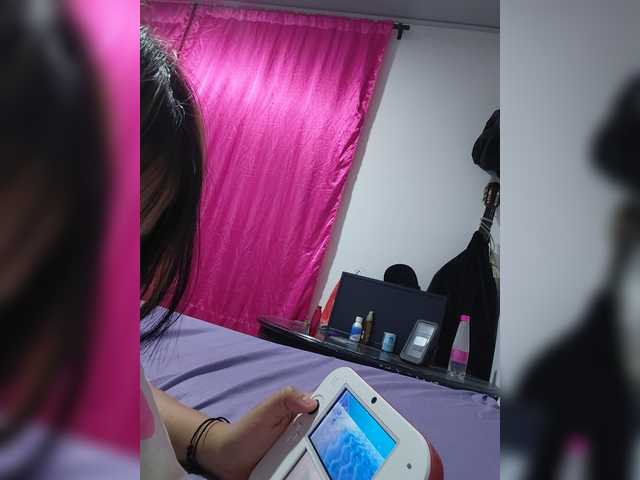AmyJoness1 live cam on BongaCams