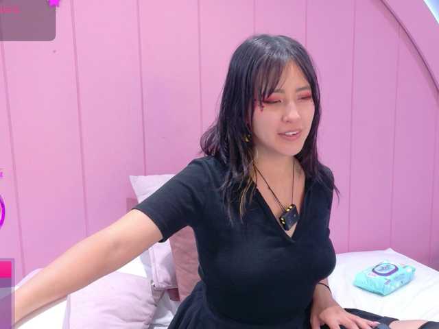 AmyJoness1 live cam on BongaCams