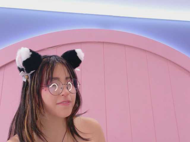 AmyJoness1 live cam on BongaCams
