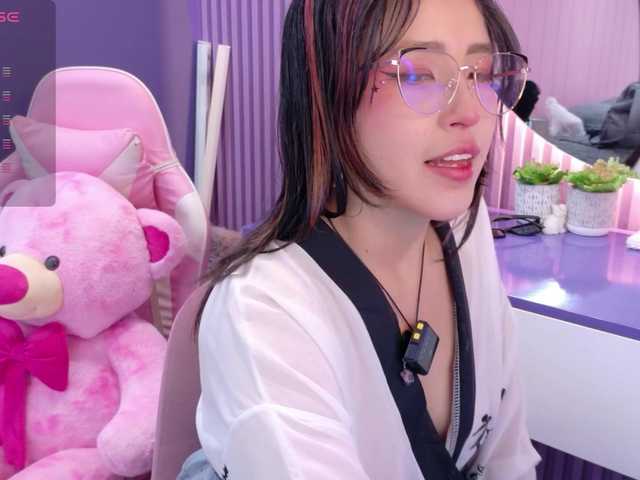 AmyJoness1 live cam on BongaCams