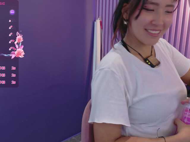 AmyJoness1 live cam on BongaCams