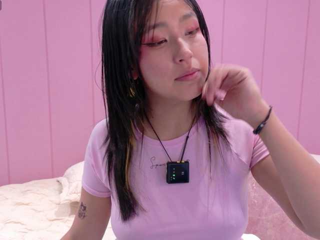 AmyJoness1 live cam on BongaCams