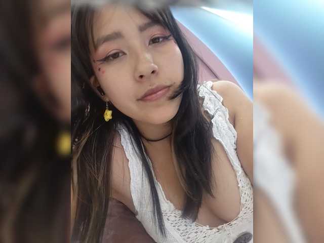 AmyJoness1 live cam on BongaCams