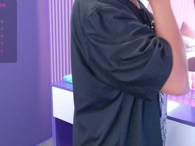 AmyJoness1 live cam on BongaCams