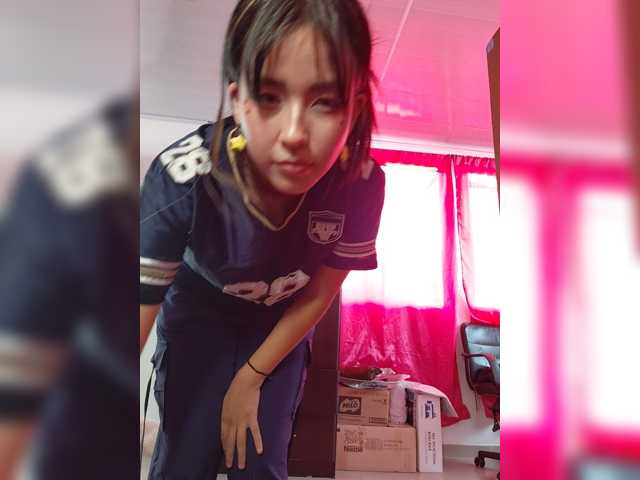 AmyJoness1 live cam on BongaCams