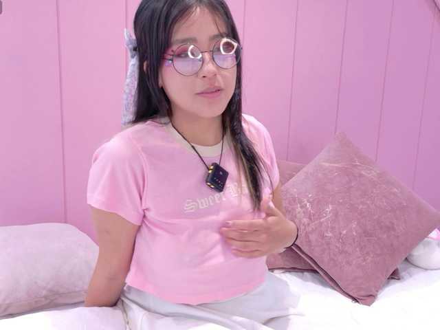 AmyJoness1 live cam on BongaCams