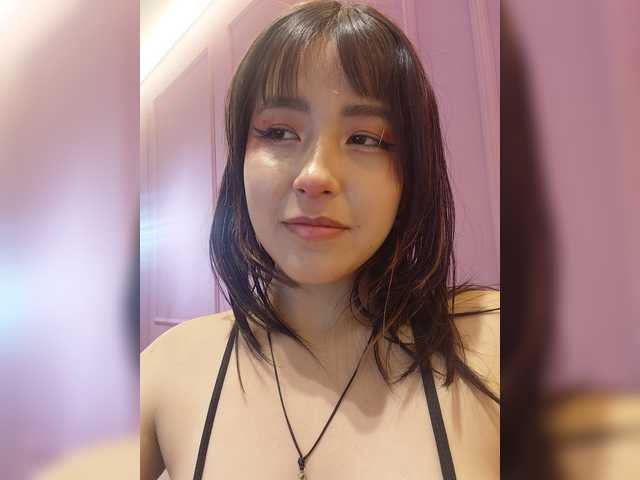 AmyJoness1 live cam on BongaCams