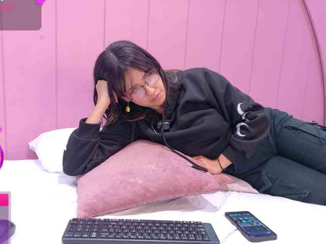 AmyJoness1 Live Webcam on BongaCams