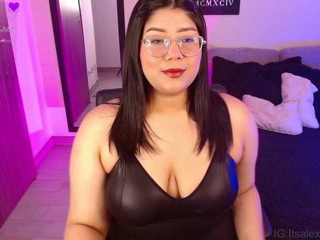 AlexaHart live webcam show