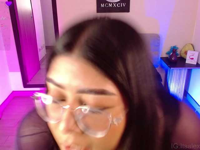 AlexaHart live webcam show