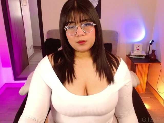 AlexaHart live cam on BongaCams