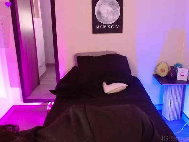 AlexaKim webcam