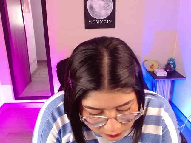 AlexaKim webcam