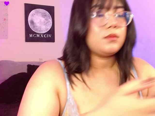 AlexaKim webcam