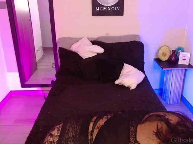 AlexaKim webcam