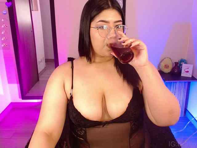 AlexaKim webcam