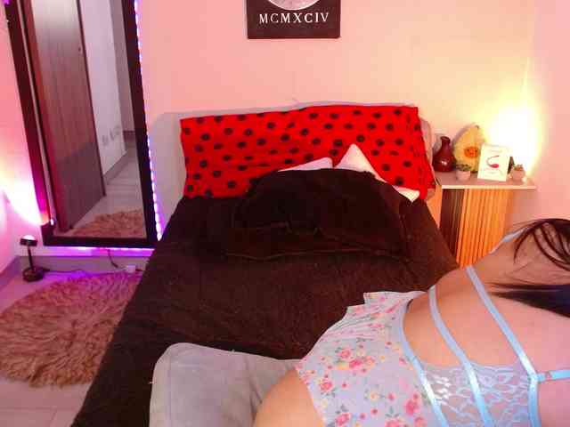 AlexaKim webcam